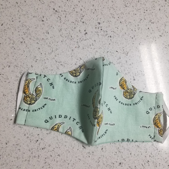 NEW Fabric mask with nose wire/pocket Harry Potter - Picture 4 of 4